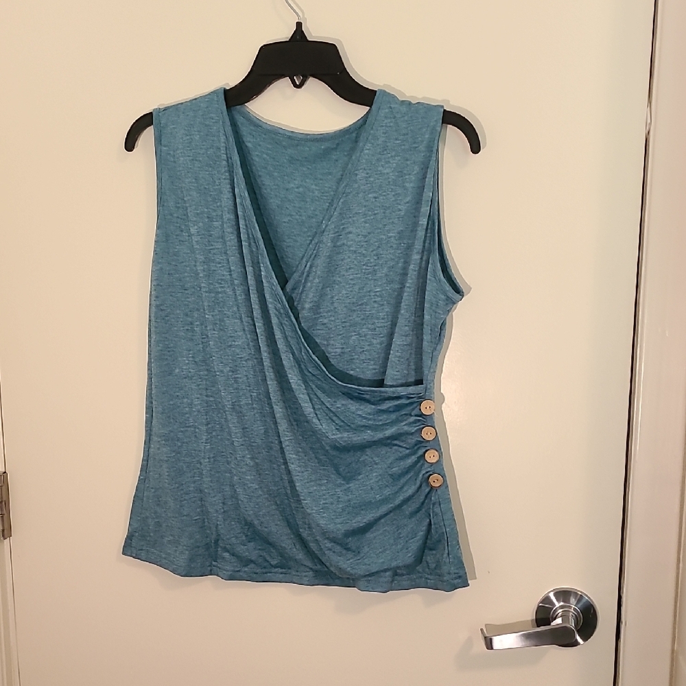 Unknown Brand Turquoise Stylish Top with‎ Side Buttons Size XL Pre-Owned Summer